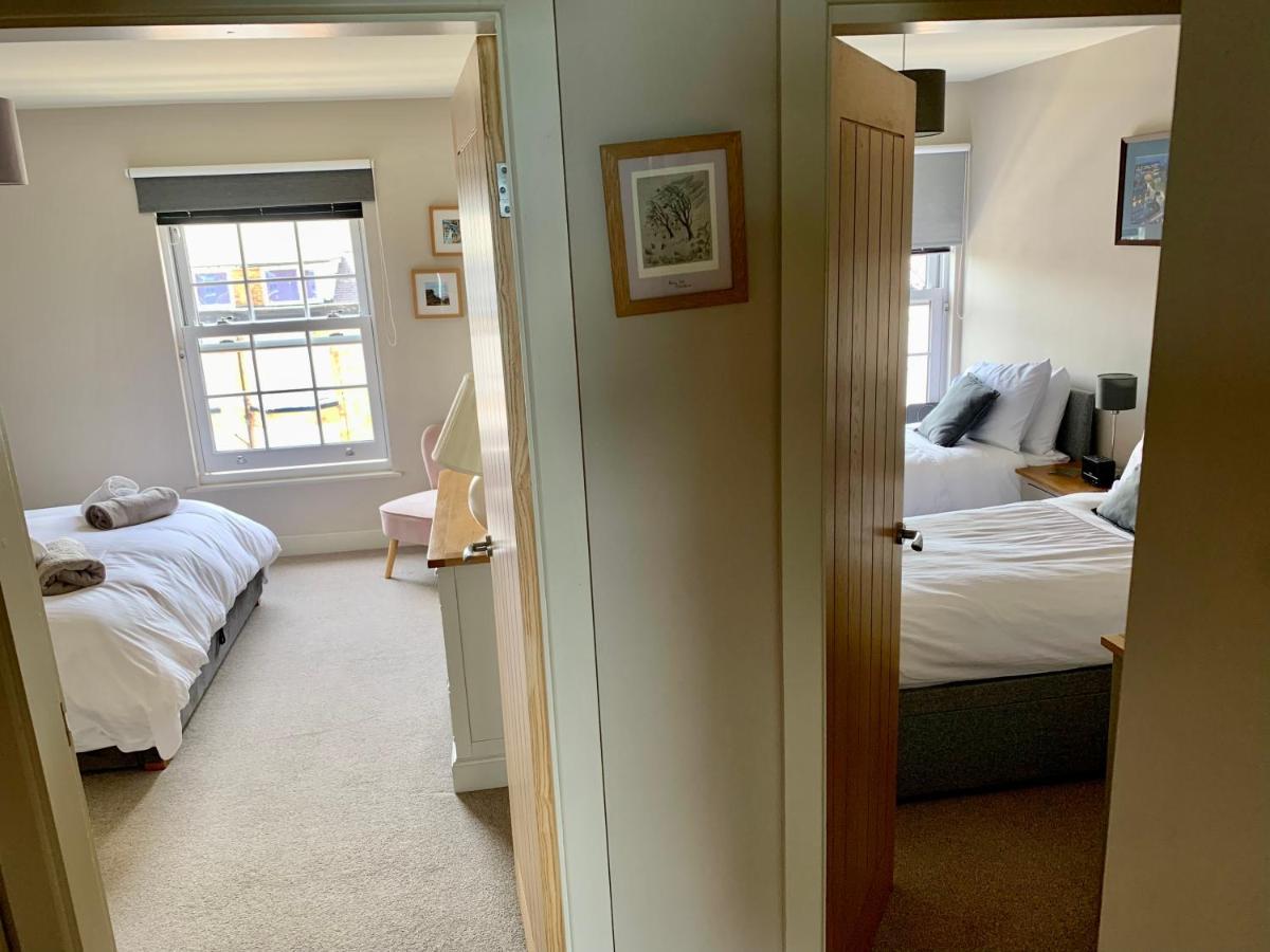 North Sea View Apartment Скарбъро Екстериор снимка